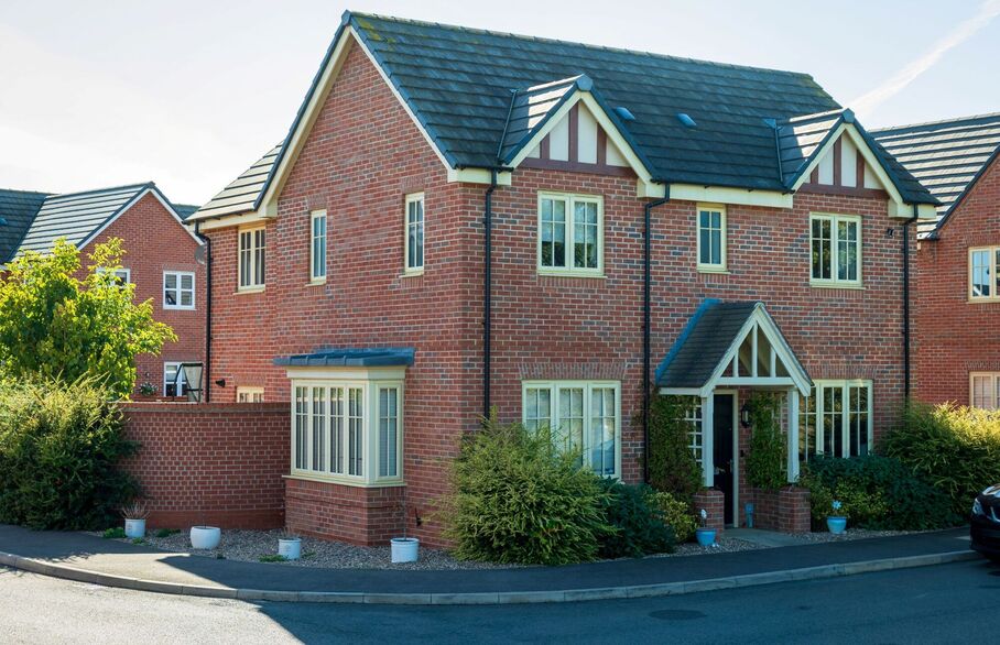 Why summer could be the ideal time to move home