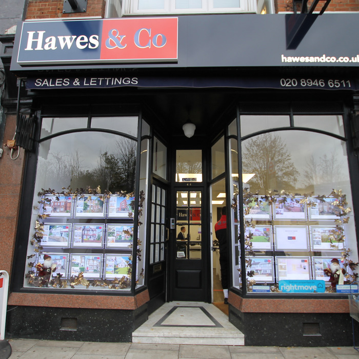 Exterior Raynes Park branch 