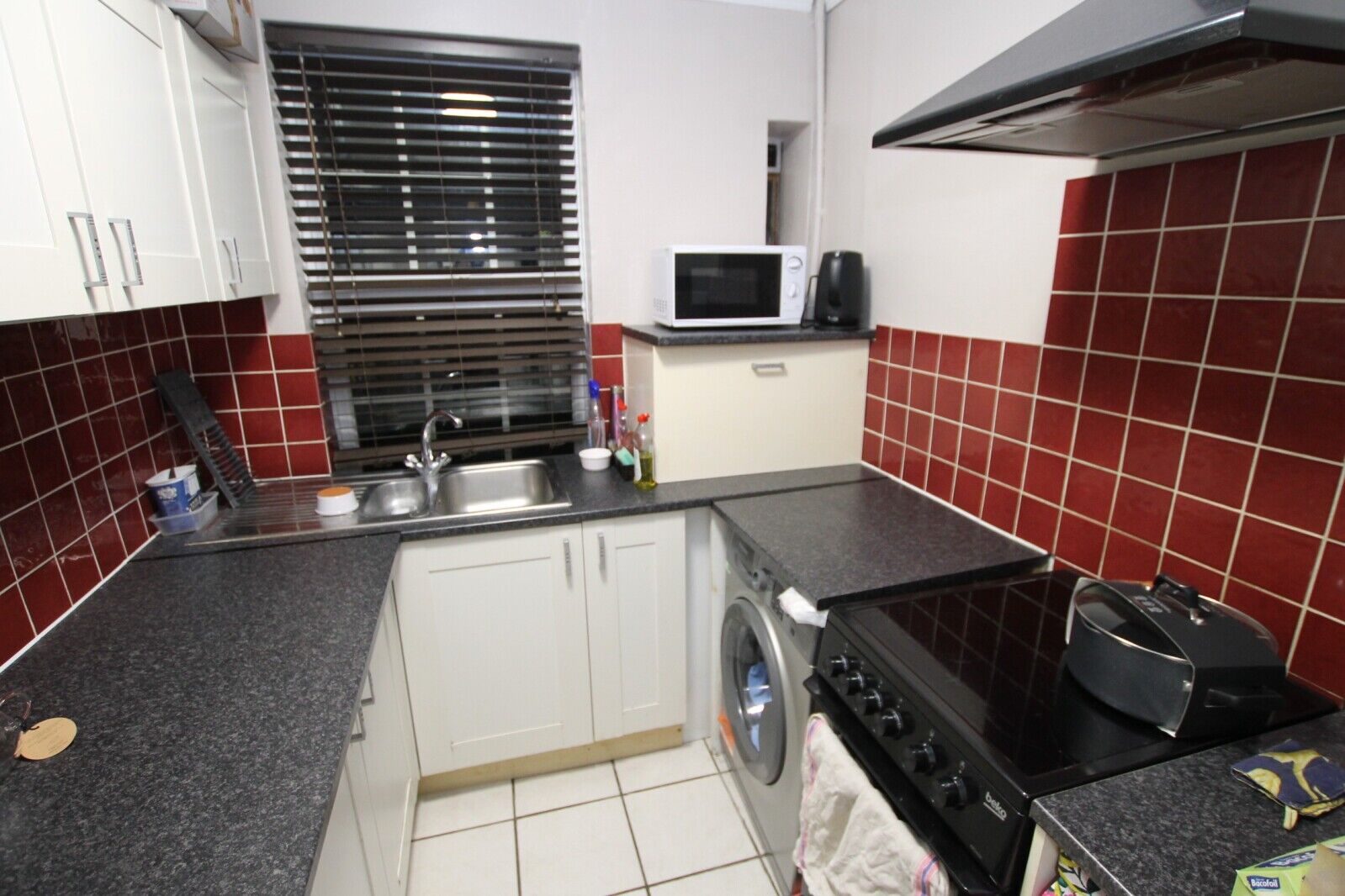 2 bedroom  flat to rent, Available from 09/03/2024 West Barnes Lane, New Malden, KT3, main image