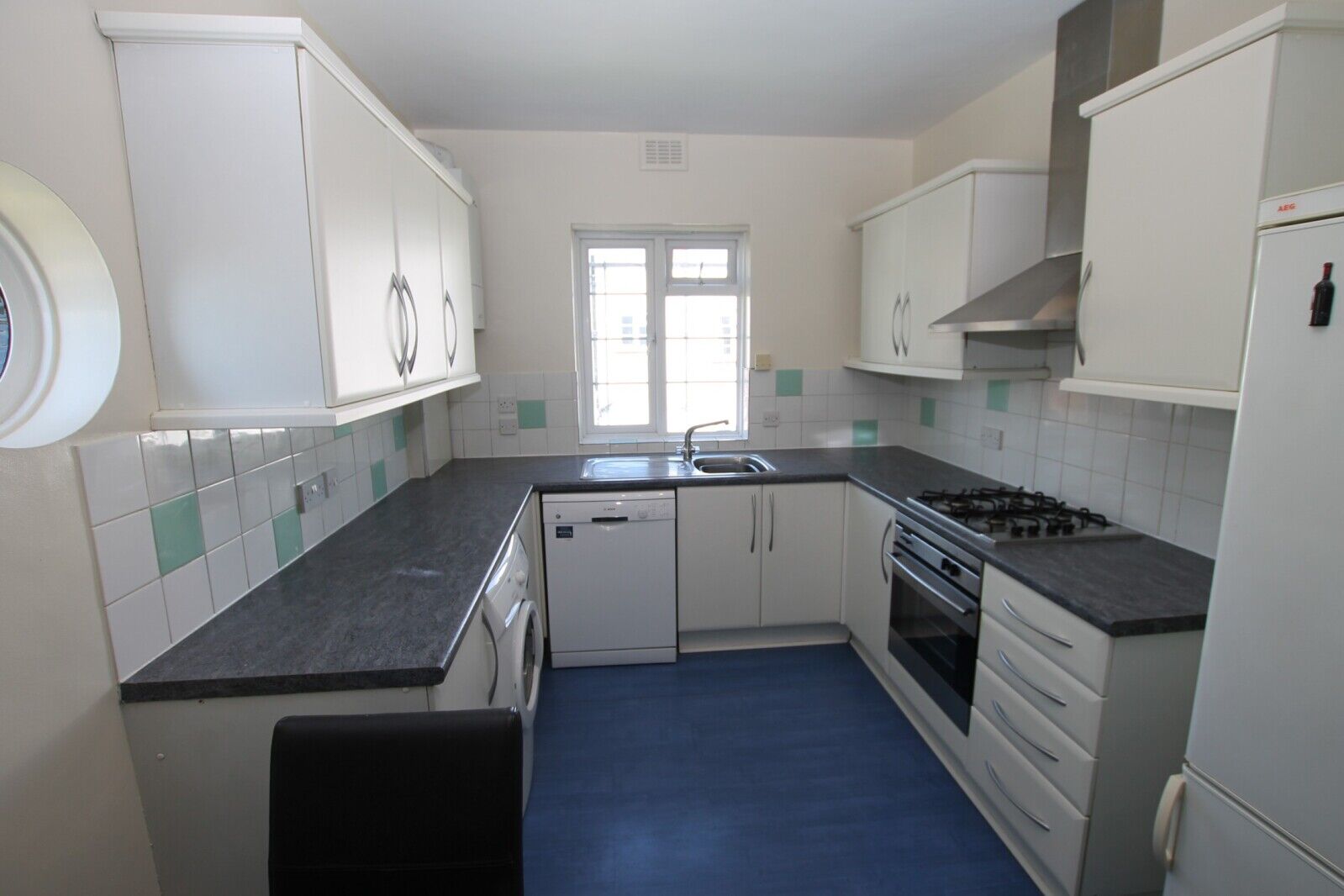 2 bedroom  flat to rent, Available from 02/05/2024 Merton Mansions, Bushey Road, SW20, main image