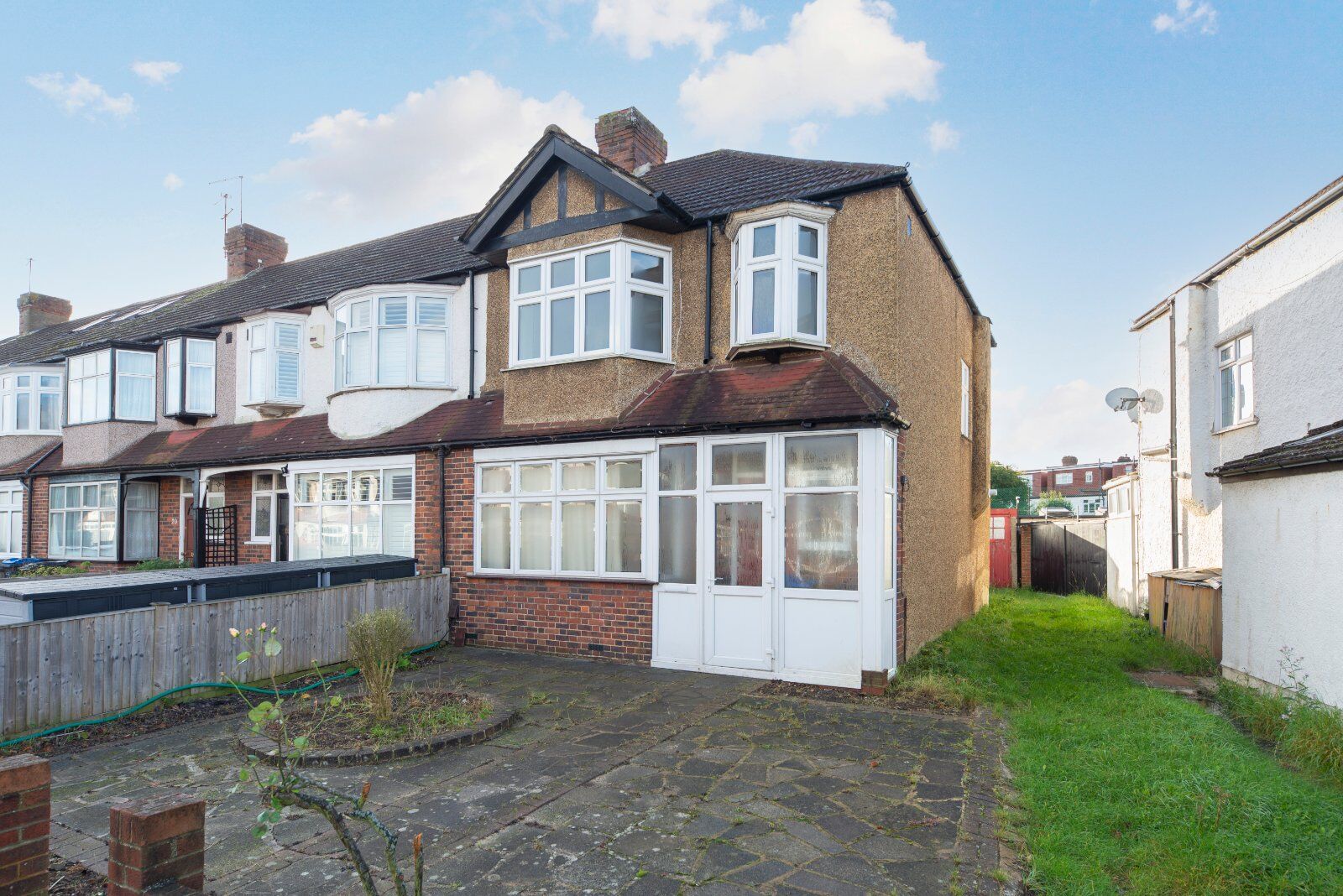 3 bedroom end terraced house for sale Crossway, London, SW20, main image