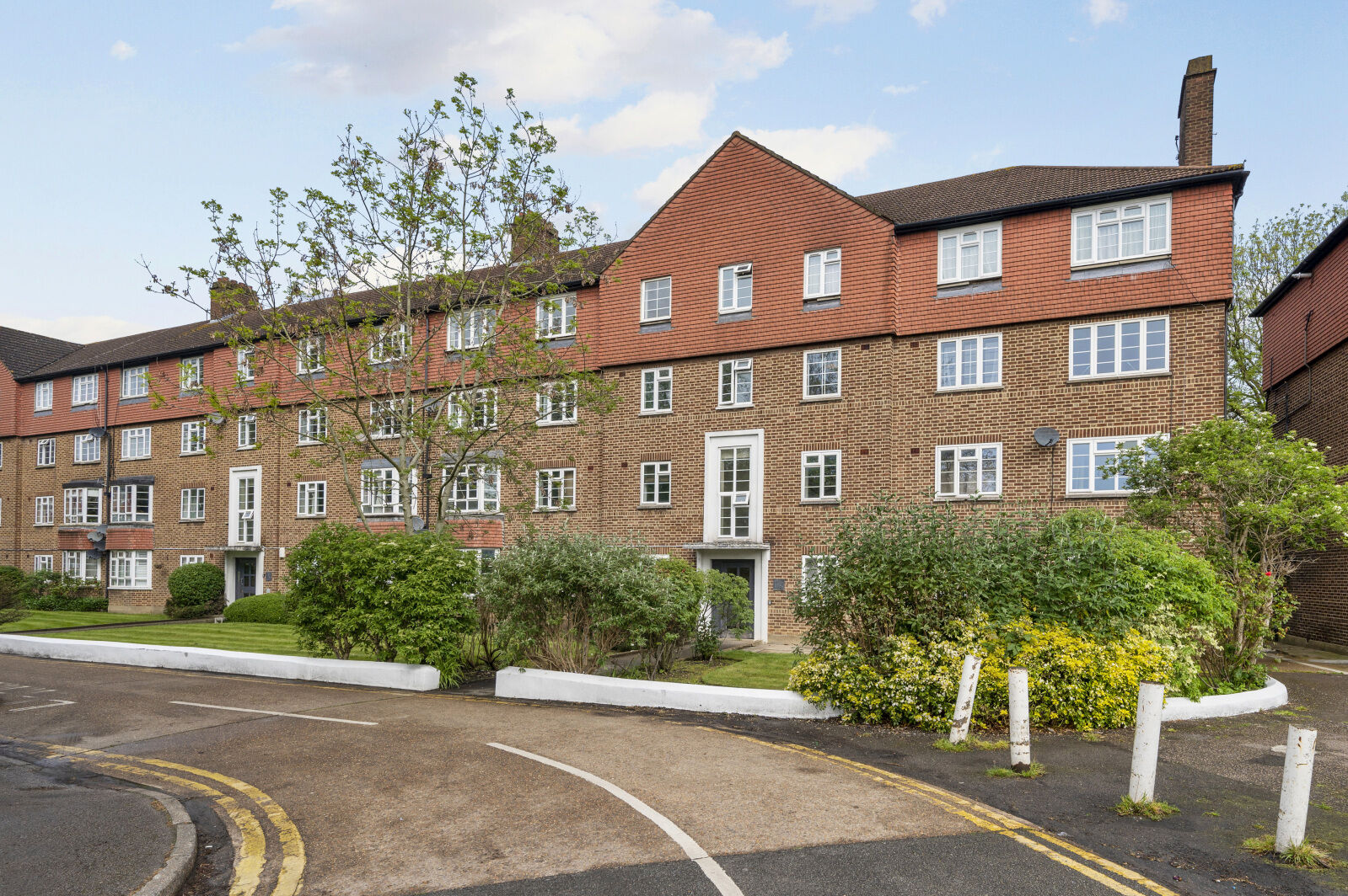 2 bedroom  flat to rent, Available now Bushey Road, London, SW20, main image
