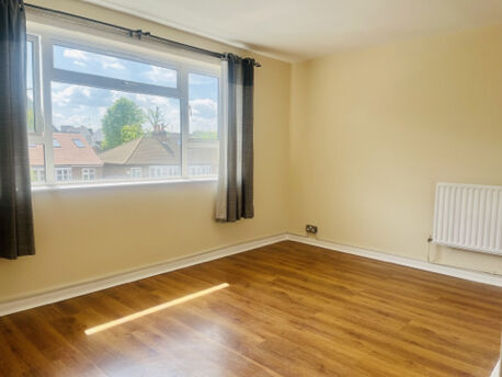 2 bedroom  flat to rent, Available from 21/05/2024