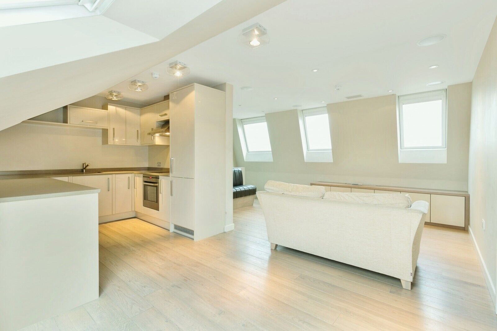 1 bedroom  flat to rent, Available now Kingston Road, Wimbledon, SW19, main image